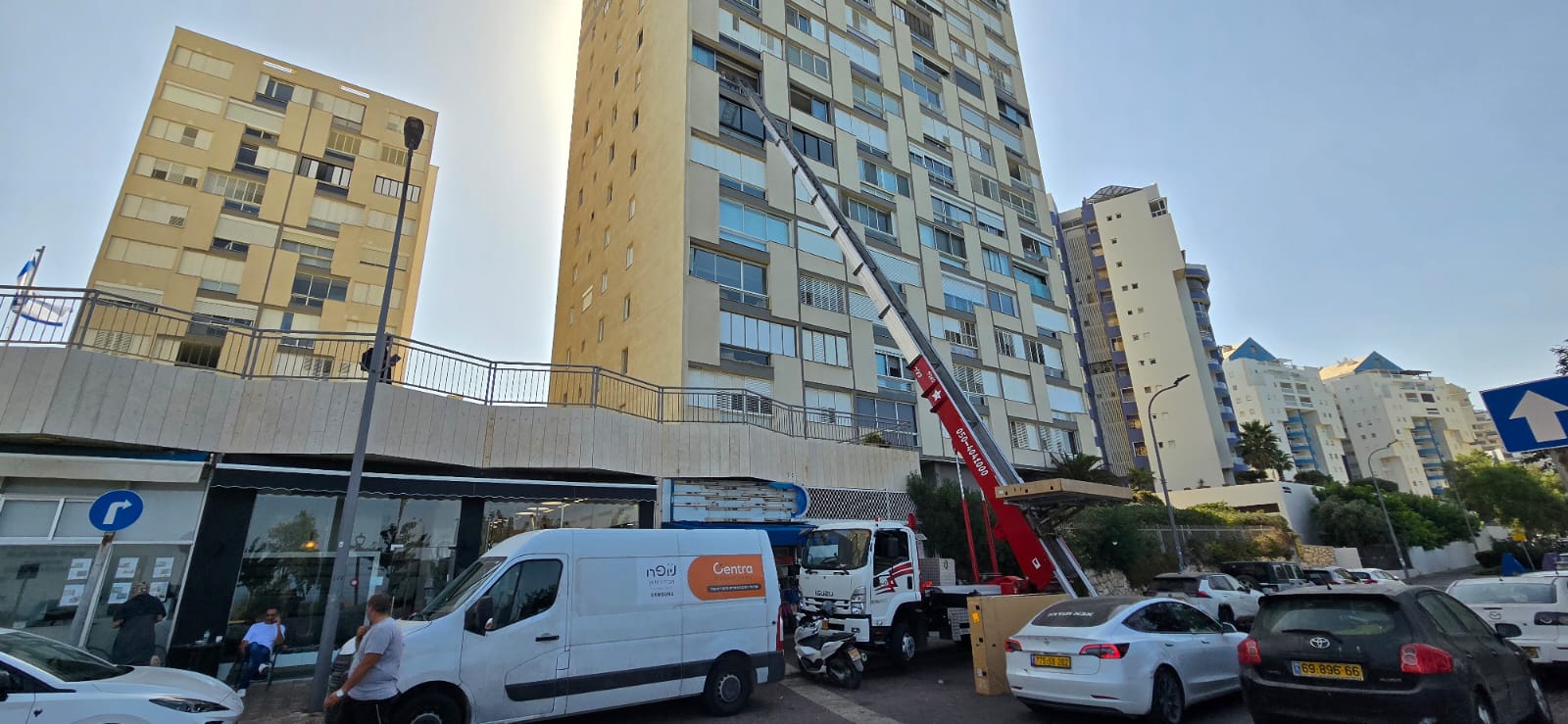 התקנת טלוויזיה על הקיר על ידי צוות סנטרה, תמונה 1 מתוך 8 מהשטח